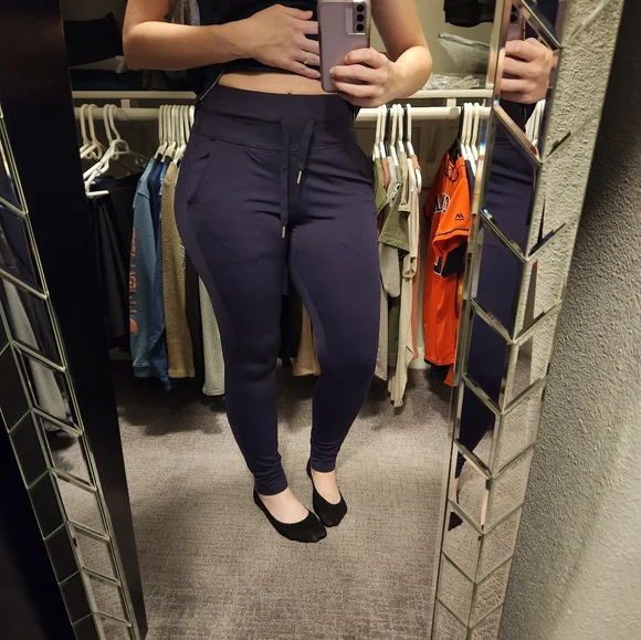 Halara Joggers - Picture 2 of 4